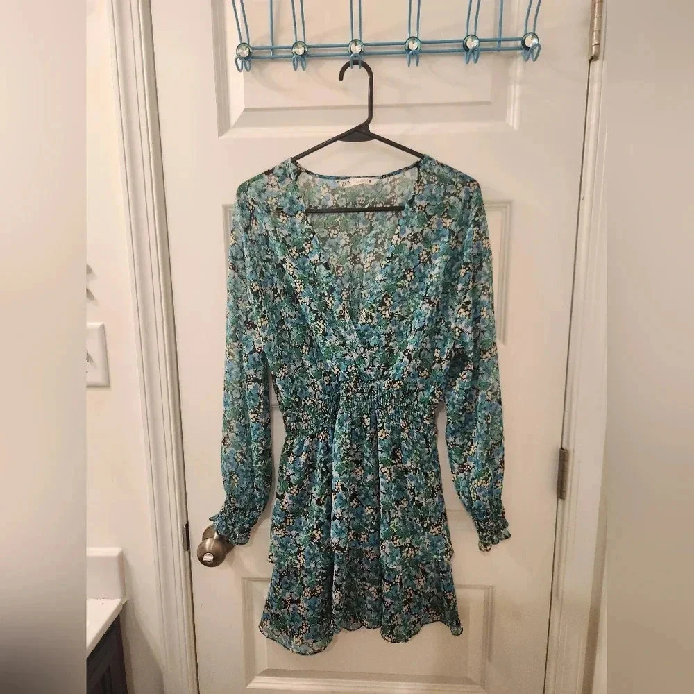 Zara Size M Blue Floral Mini Dress Deep V Neck Long Sleeve #M615‎